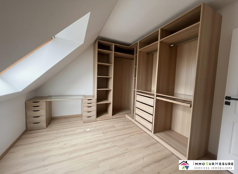 Maison traditionnelle - 90 m² - 5 pièces