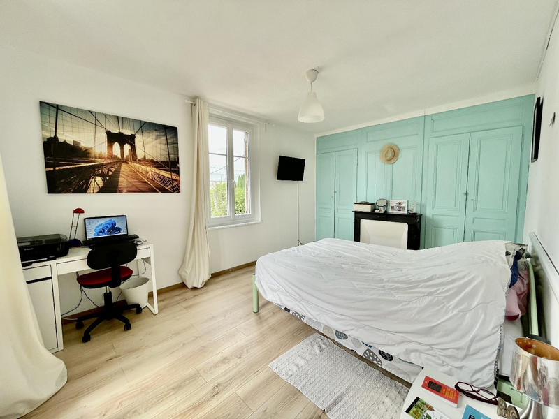 Maison - 180 m² - 5 pièces