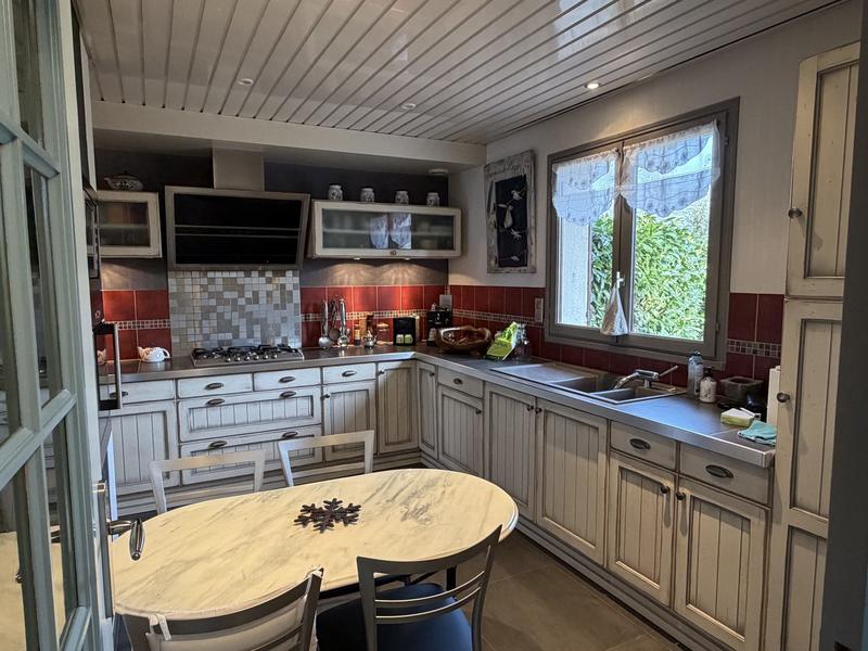 Maison - 203 m² - 7 pièces