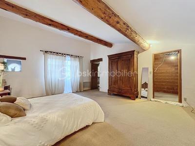 Maison en pierre - 256 m² - 9 pièces