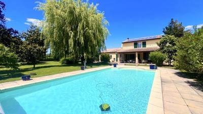 Maison - 206 m² - 11 pièces