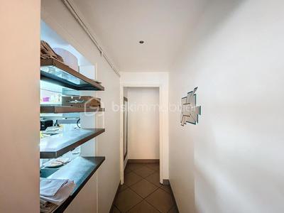 Local commercial - 200 m² - 5 pièces