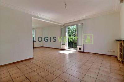 Maison - 134 m² - 8 pièces