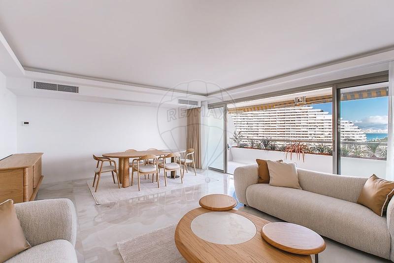 Appartement - 90 m² - 3 pièces