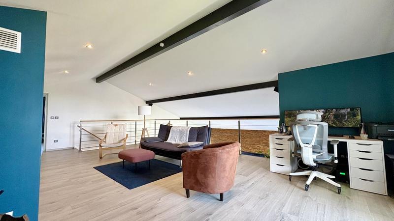 Maison - 205 m² - 7 pièces