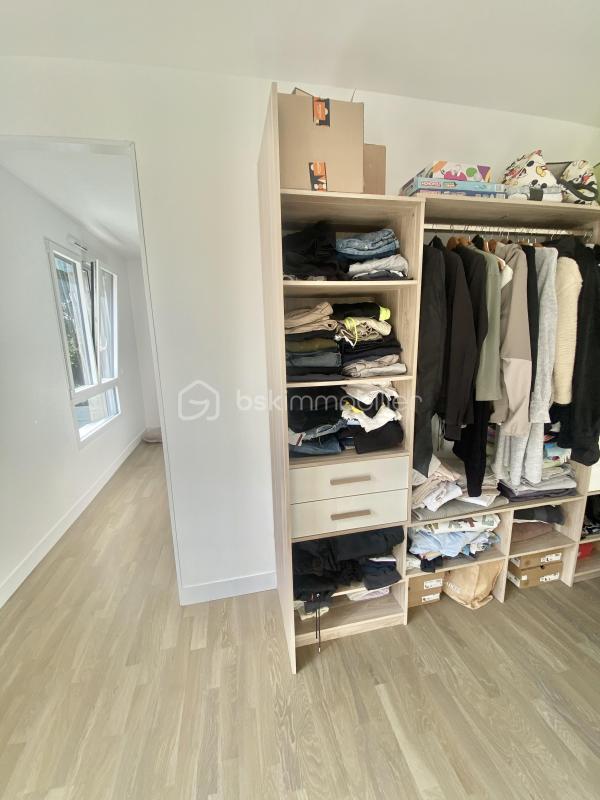 Maison - 233 m² - 7 pièces