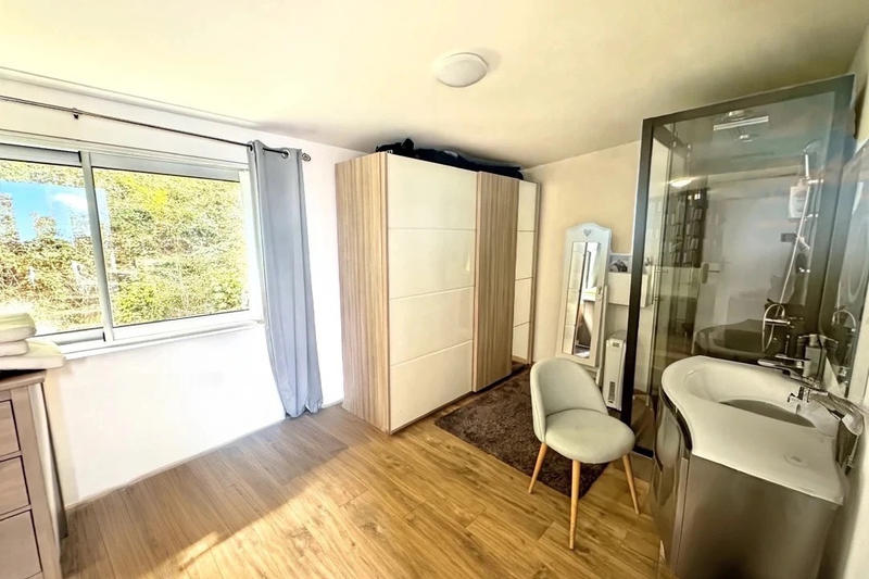 Maison - 202 m² - 7 pièces