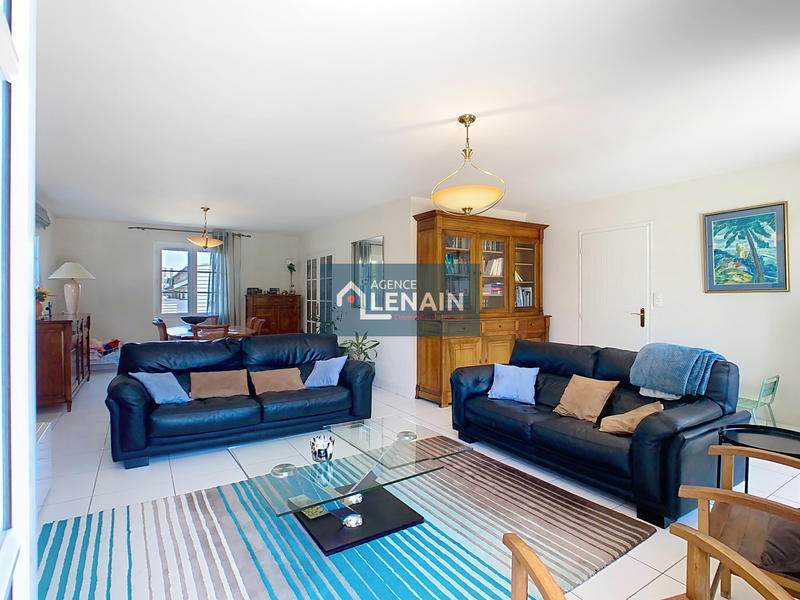 Propriété - 197 m² - 9 pièces