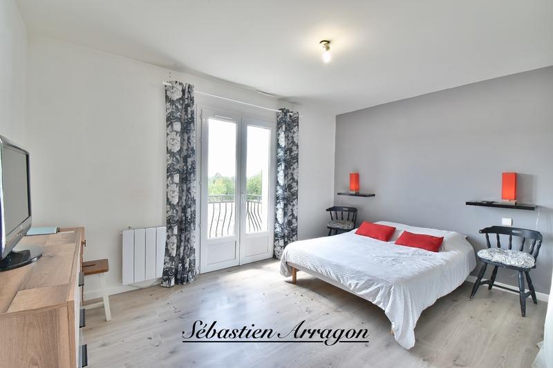 Villa - 250 m² - 6 pièces