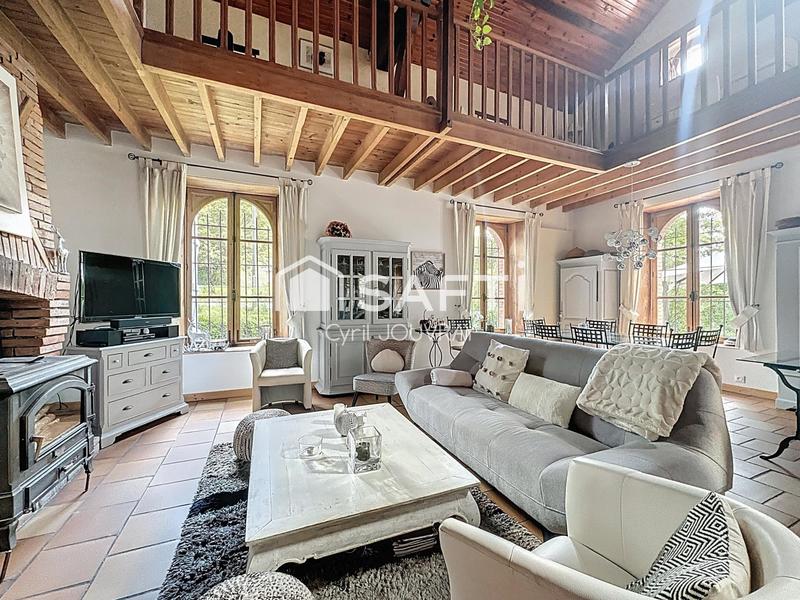 Maison - 200 m² - 7 pièces