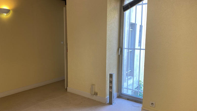 Local d'activité / Entrepôt - 150 m² - 7 pièces