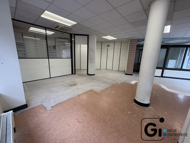 Local commercial - 110 m² - 4 pièces