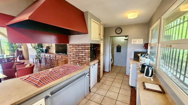 Maison - 335 m² - 12 pièces