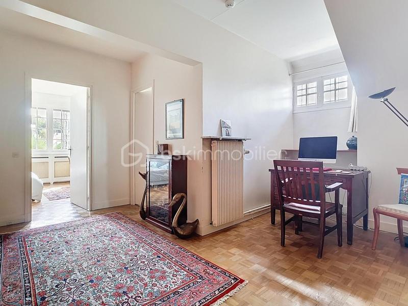 Maison - 207 m² - 6 pièces