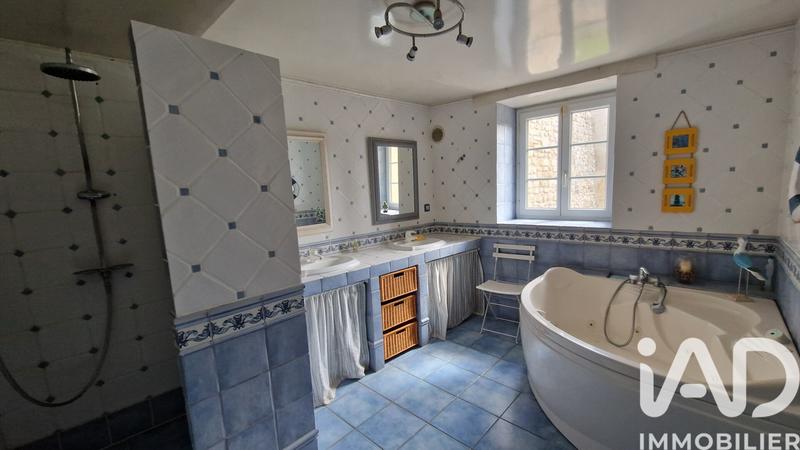 Maison - 252 m² - 6 pièces