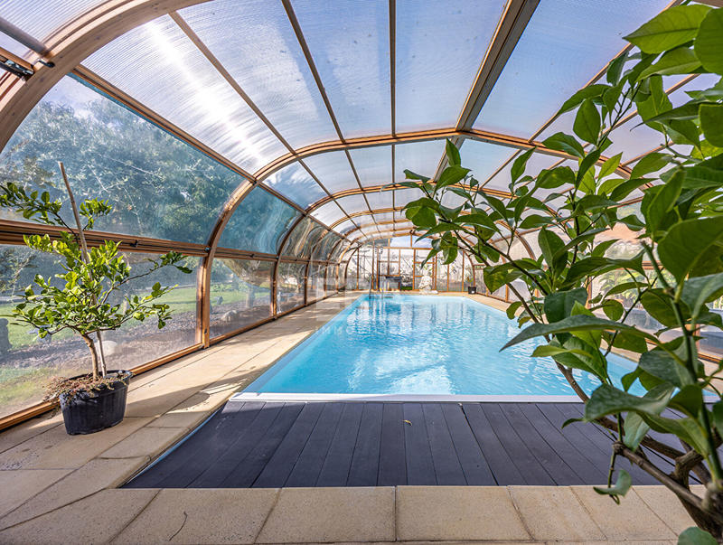 Maison - 328 m² - 9 pièces