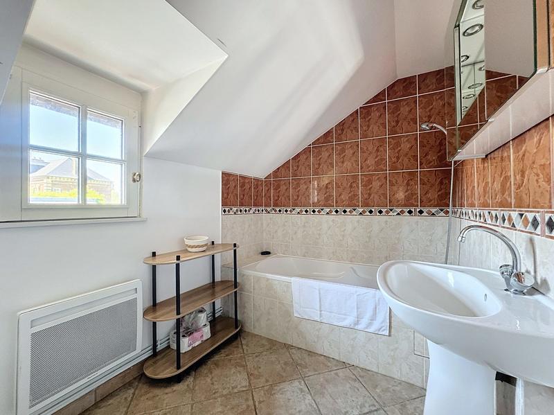 Maison - 180 m² - 7 pièces