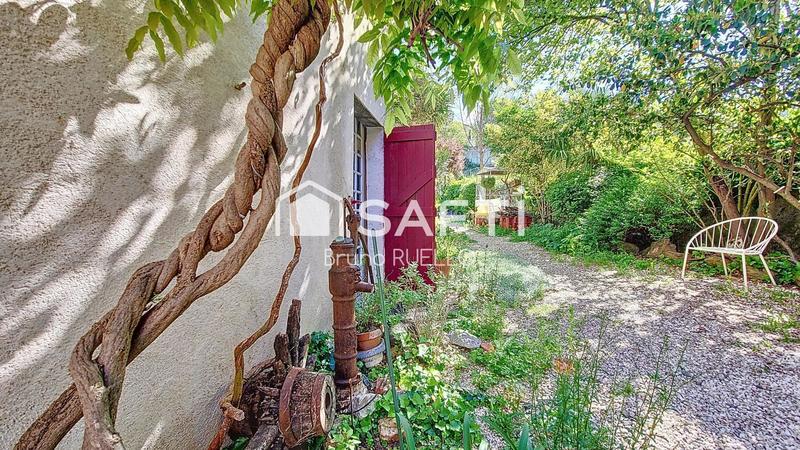 Maison - 270 m² - 9 pièces