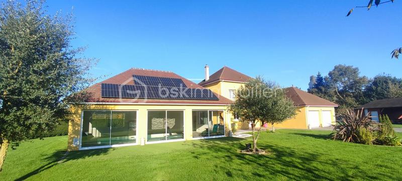 Maison - 218 m² - 7 pièces