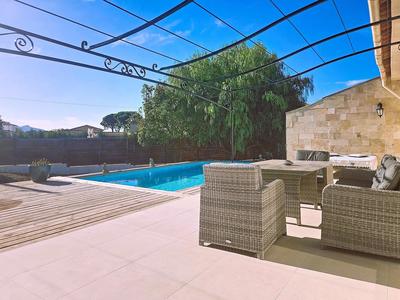 Maison - 158 m² - 6 pièces