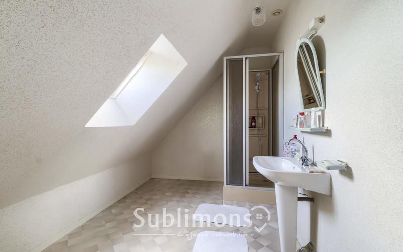 Maison - 145 m² - 9 pièces