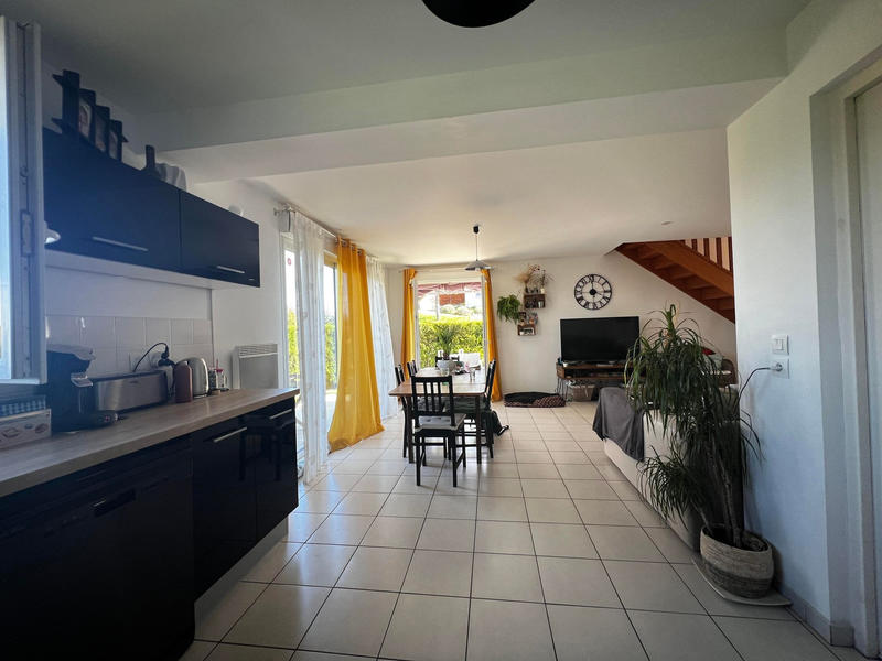 Maison - 90 m² - 4 pièces