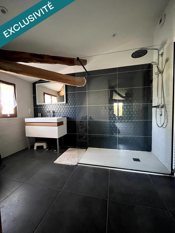 Maison - 220 m² - 7 pièces