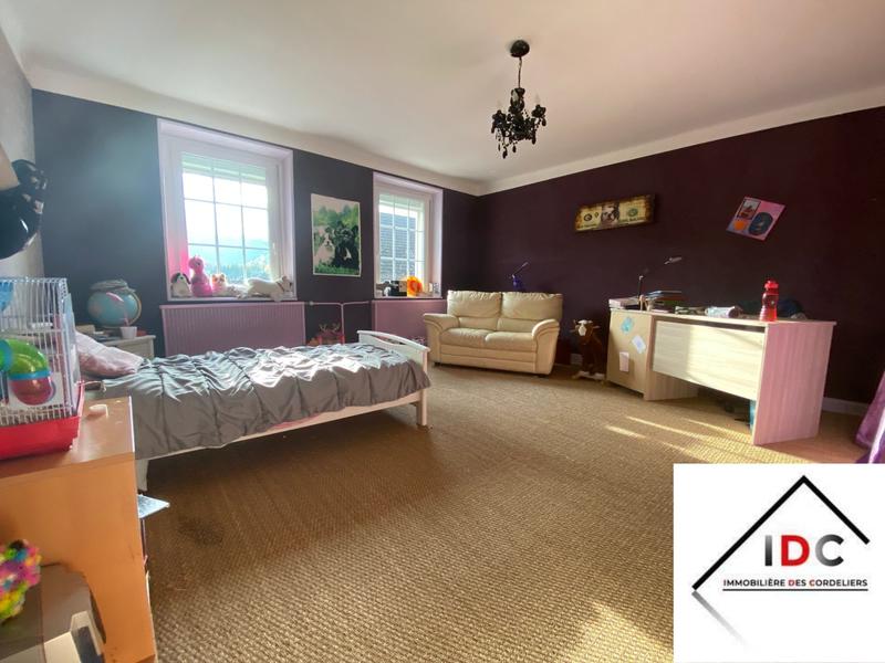 Maison - 265 m² - 7 pièces