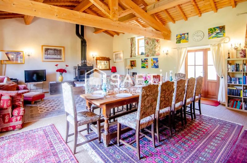 Maison - 210 m² - 5 pièces