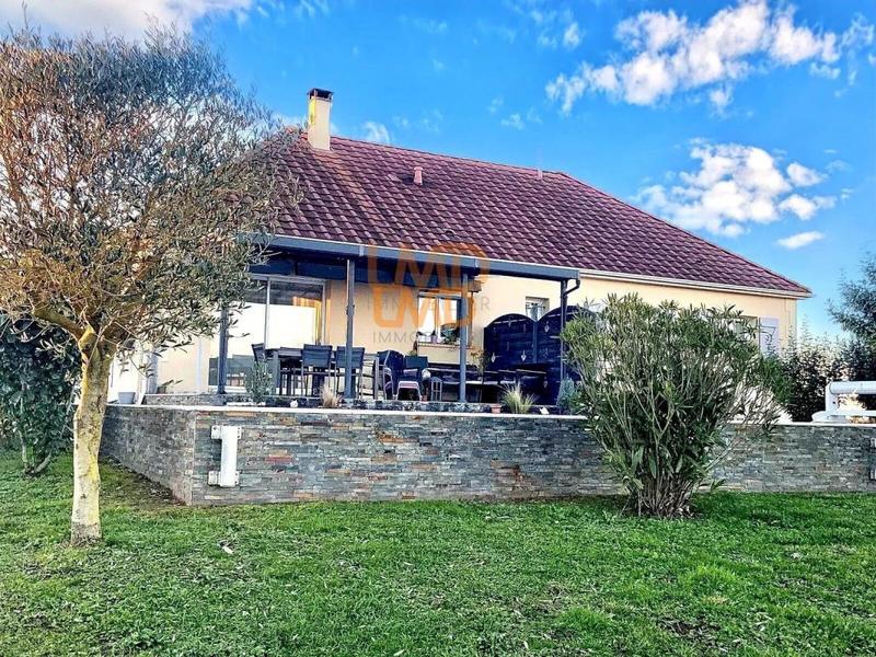 Maison - 247 m² - 5 pièces