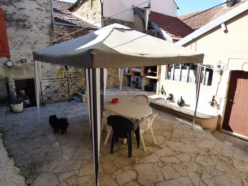 Maison - 200 m² - 9 pièces