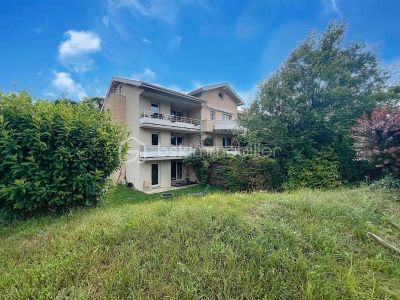 Appartement - 86 m² - 4 pièces