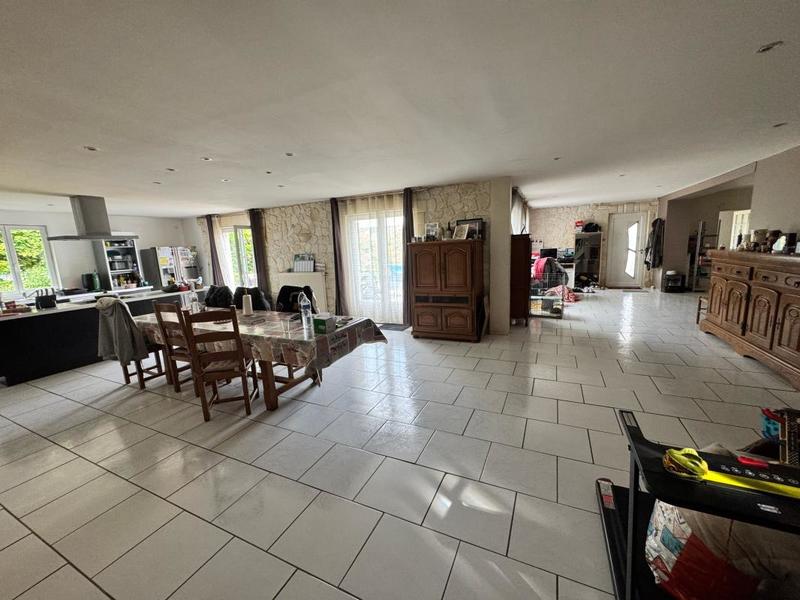 Maison - 280 m² - 6 pièces