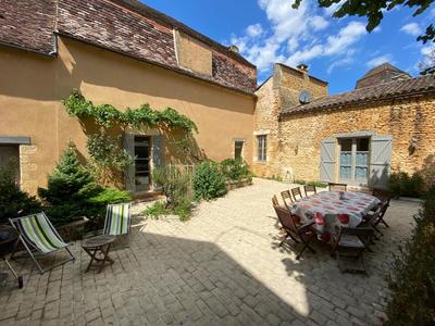 Maison de ville - 334 m² - 7 pièces