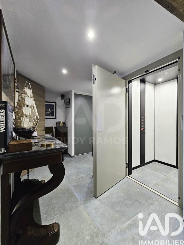 Maison de maîtres - 300 m² - 12 pièces