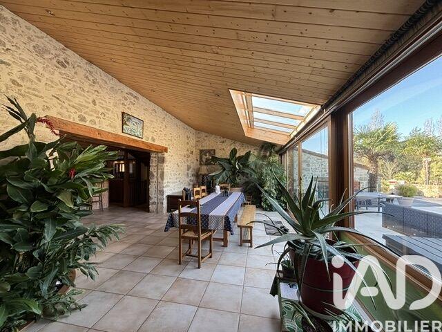 Maison - 416 m² - 13 pièces