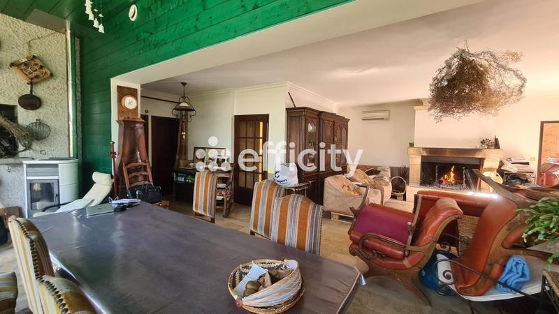 Maison - 200 m² - 5 pièces