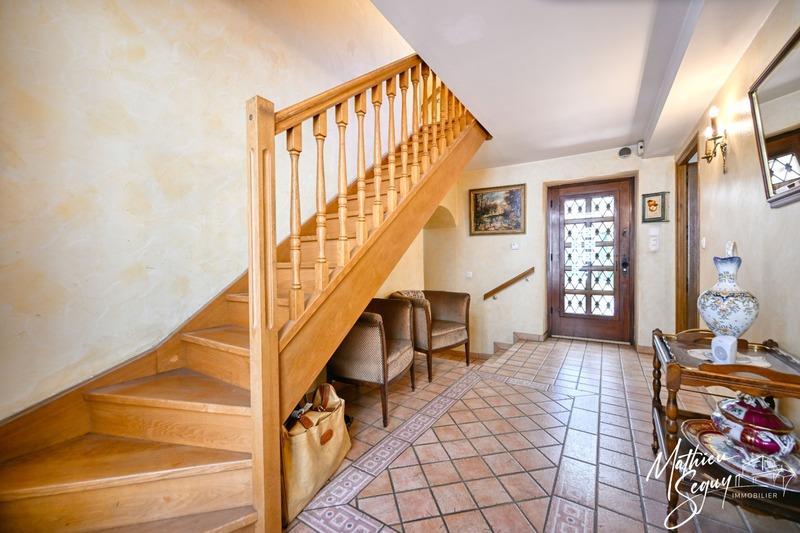 Maison - 200 m² - 8 pièces