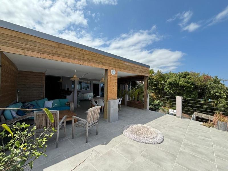 Maison - 216 m² - 9 pièces