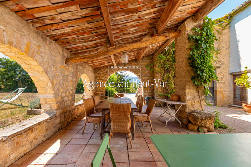 Propriété - 372 m² - 7 pièces