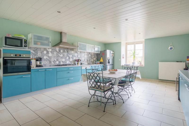 Maison - 335 m² - 11 pièces