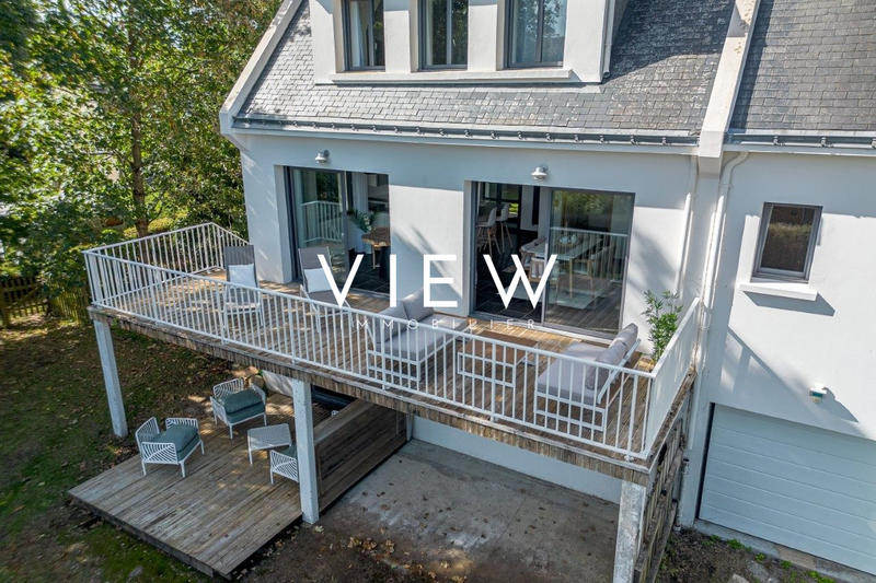 Maison - 210 m² - 7 pièces