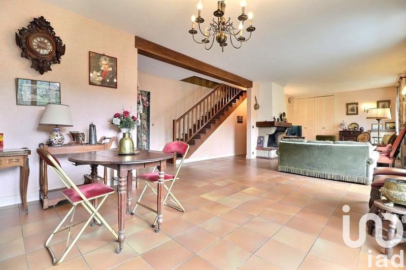 Maison - 170 m² - 9 pièces