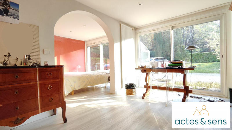 Maison - 215 m² - 10 pièces