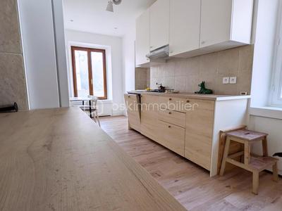 Maison traditionnelle - 108 m² - 5 pièces