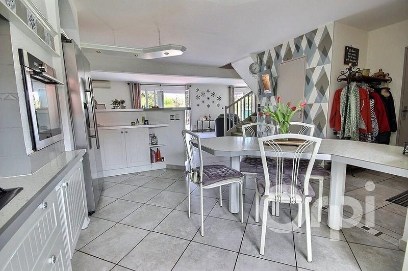 Maison - 147 m² - 8 pièces