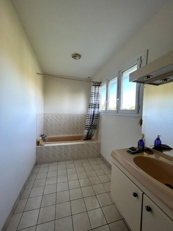 Maison - 274 m² - 12 pièces