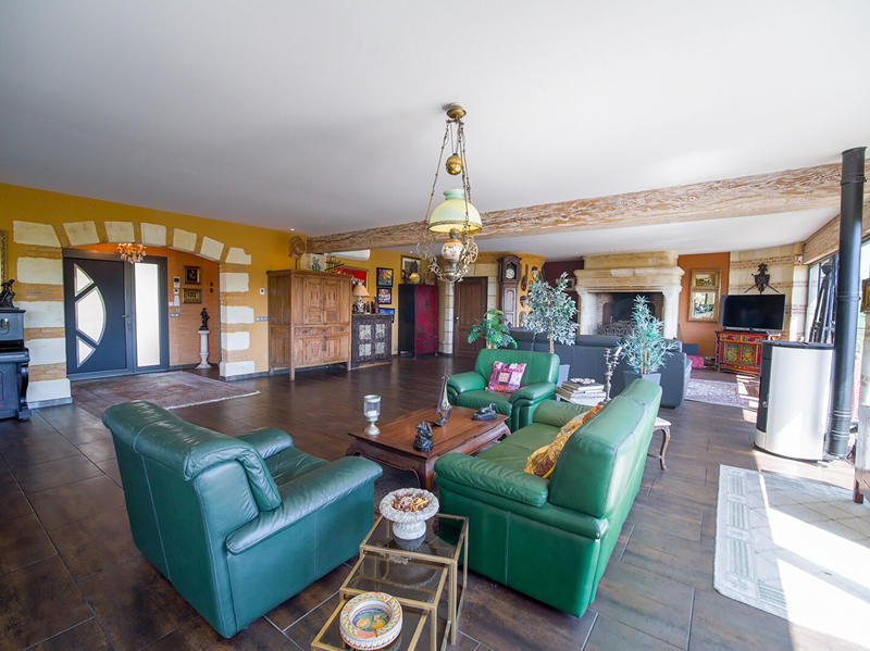 Maison - 210 m² - 5 pièces