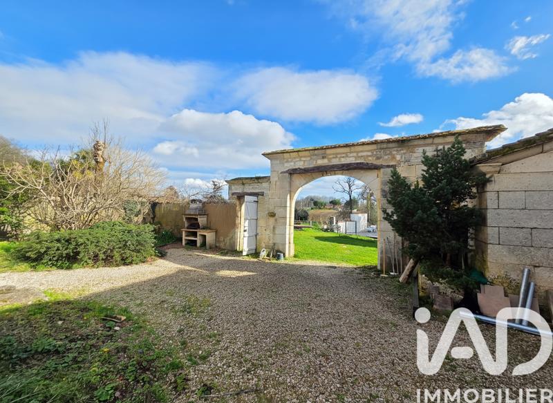 Maison - 260 m² - 8 pièces