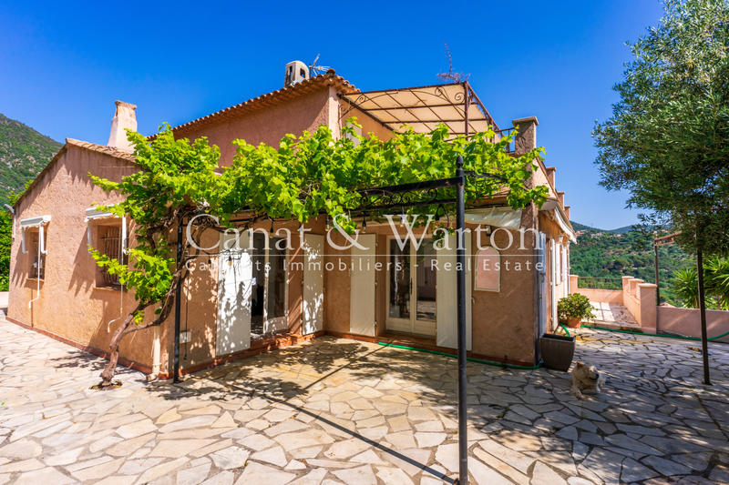 Villa - 220 m² - 7 pièces